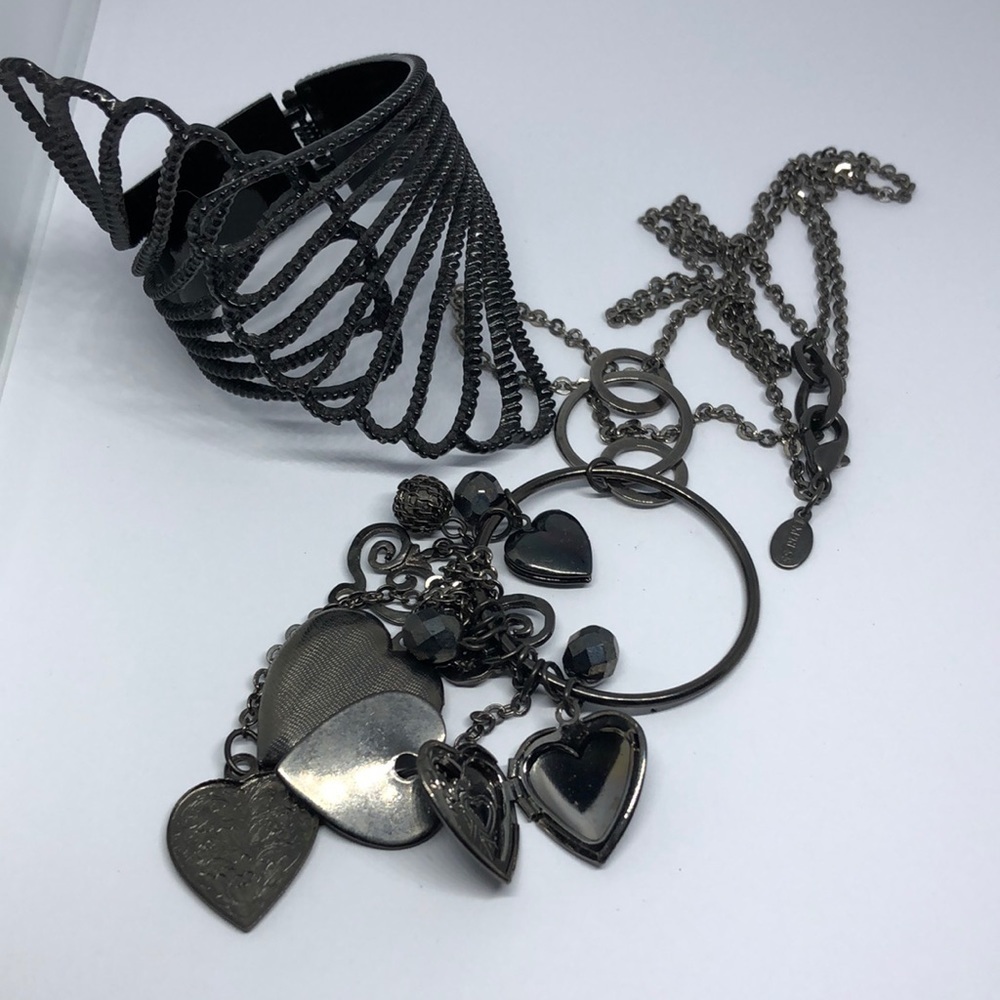 Curated bundle jewelry set express necklace hinge bracelet gunmetal black